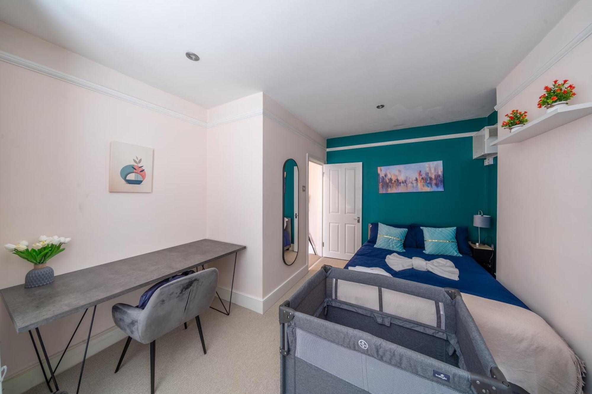 Beautiful 2 Bedroom With Private Garden In Wimbledon - Minutes From Central Лондон Екстер'єр фото