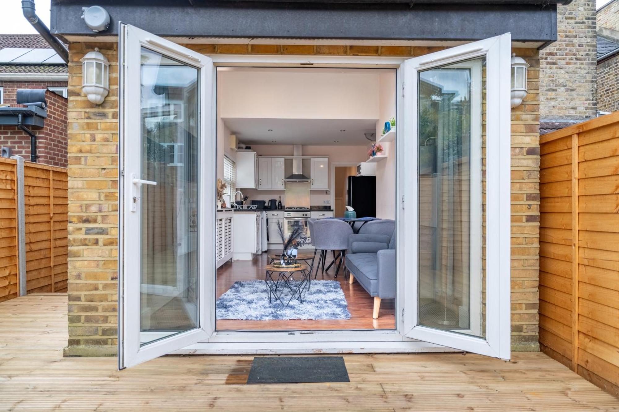 Beautiful 2 Bedroom With Private Garden In Wimbledon - Minutes From Central Лондон Екстер'єр фото